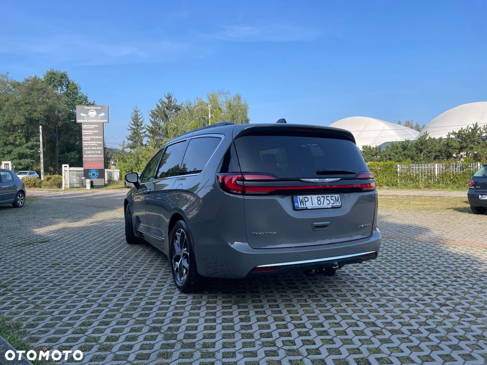 Chrysler Pacifica - 4