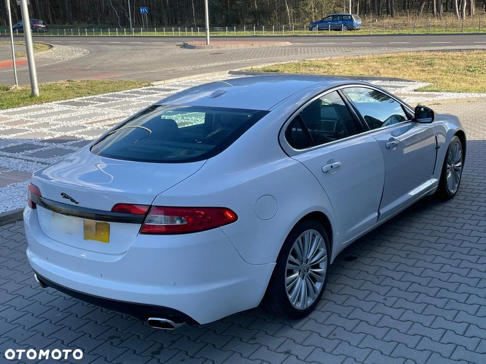 Jaguar XF 3.0 V6 Luxury - 5