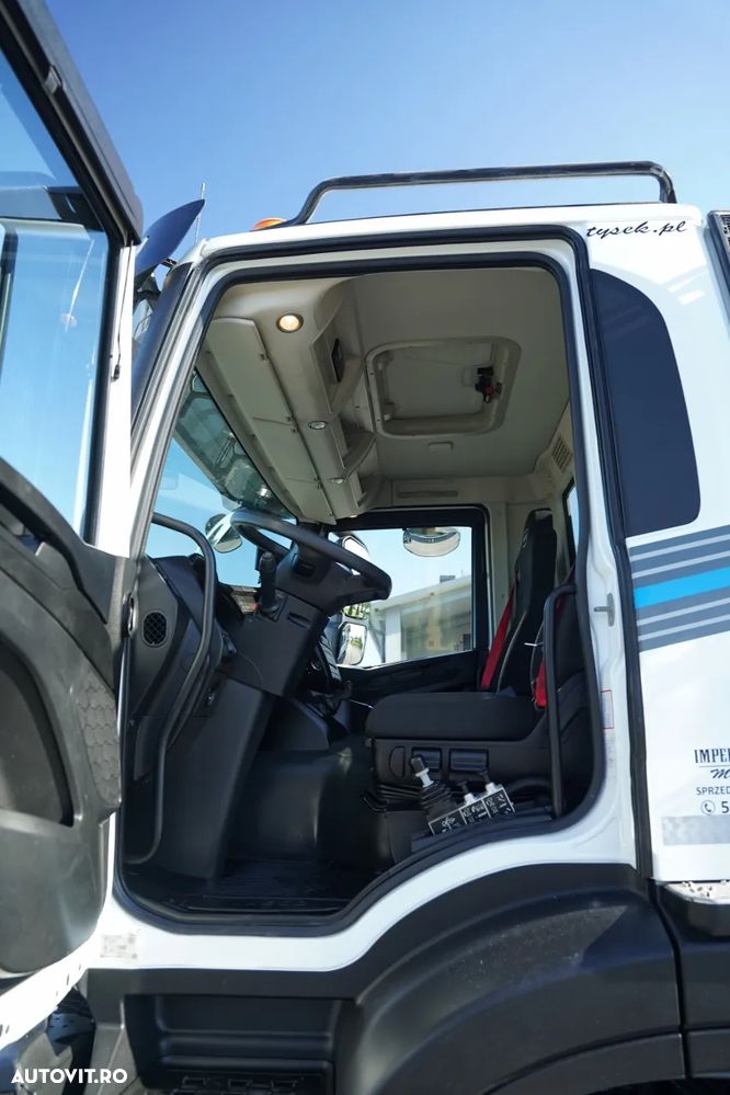 Iveco X-WAY 480 / 8X4 / BASCULATOR DUBLU / BANCĂ LATERALĂ HIDRODOXICĂ / PERDĂ ELECTRICĂ / ANVELOPE 100% / - 27