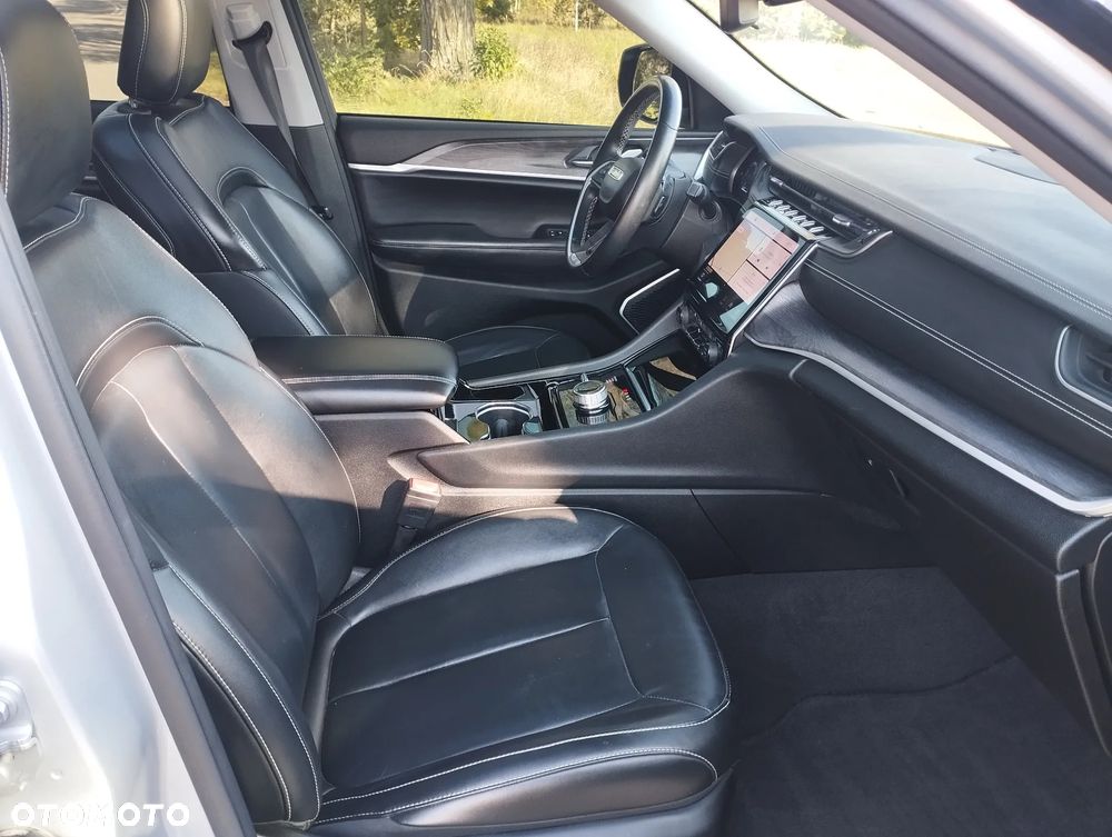 Jeep Grand Cherokee - 13
