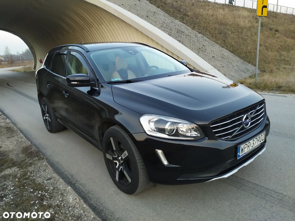 Volvo XC 60 D5 AWD Momentum - 3