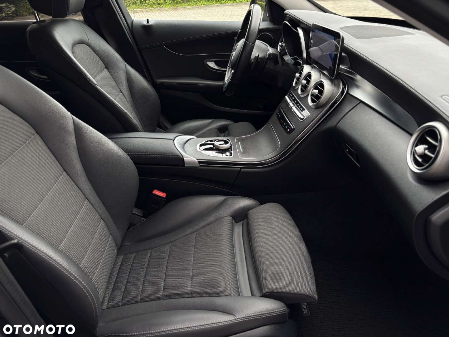 Mercedes-Benz Klasa C 220 d T 9G-TRONIC Avantgarde - 29