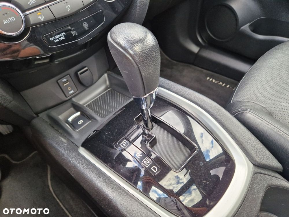 Nissan X-Trail 1.6 DCi Tekna 2WD Xtronic 7os - 21