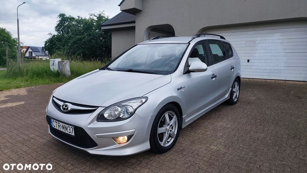 Hyundai i30 blue 1.6 CRDi Premium - 15