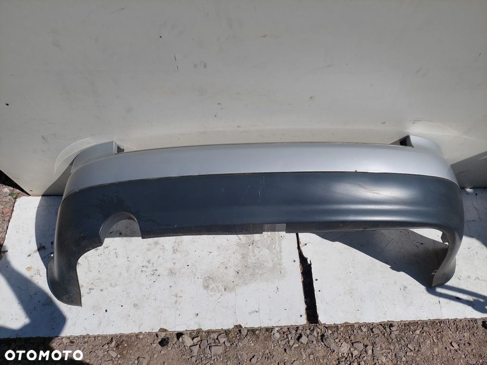 ZDERZAK TYŁ AUDI A4 B6 KOMBI AVANT LA7W - 1