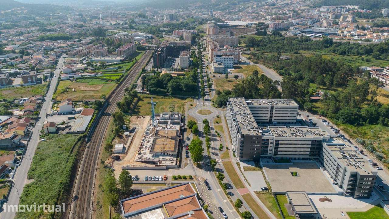 Brisa D´Avenida Residences | T3 NOVO | VARANDA | 2 lugares de parqueam - Grande imagem: 2/38