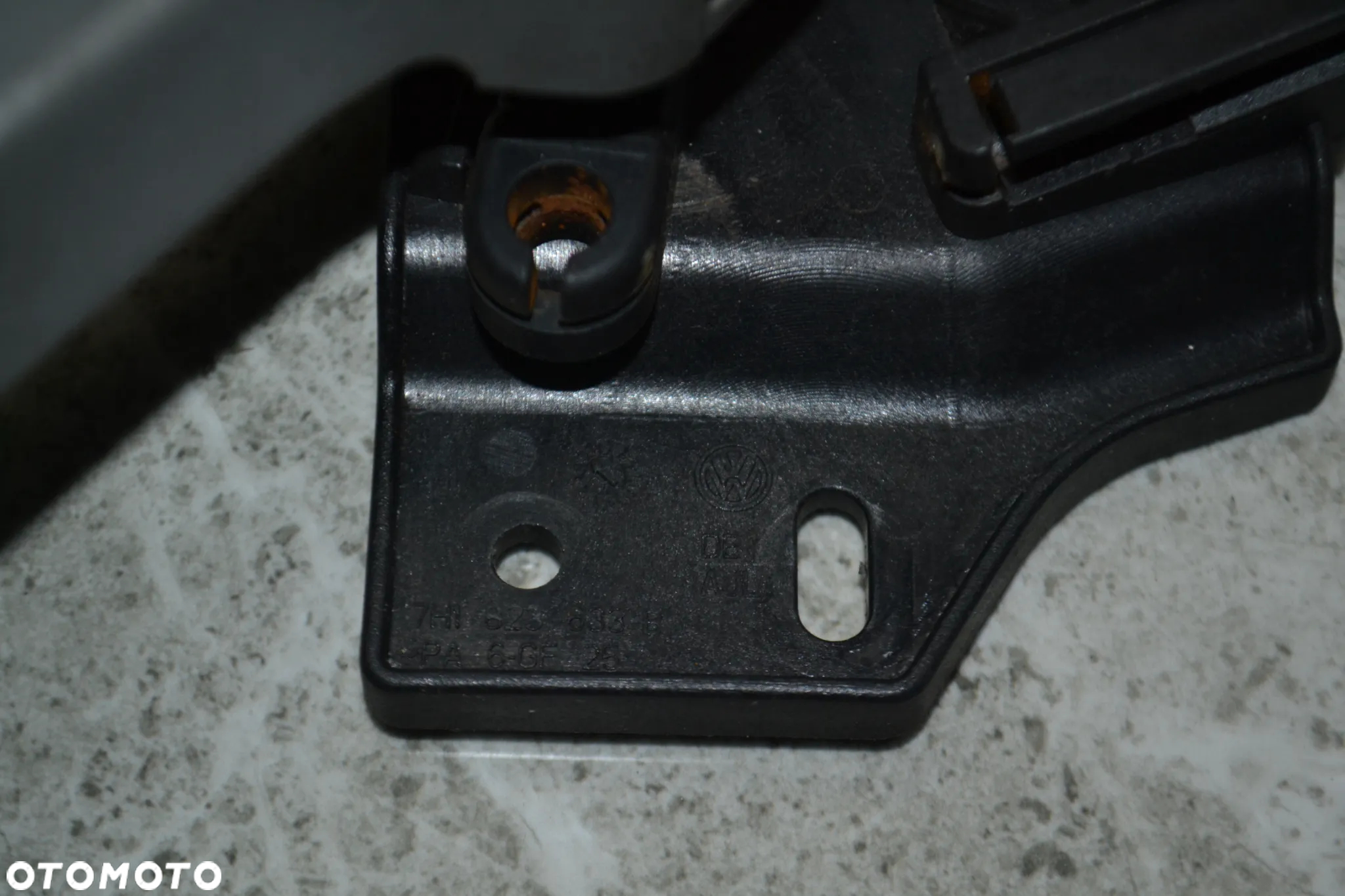 VW T5 RĄCZKA OTWIERANIA MASKI POKRYWY SILNIKA 7H1823633B 1J1823533C - 3