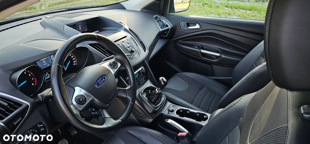 Ford Kuga 1.6 EcoBoost 2x4 Titanium - 7