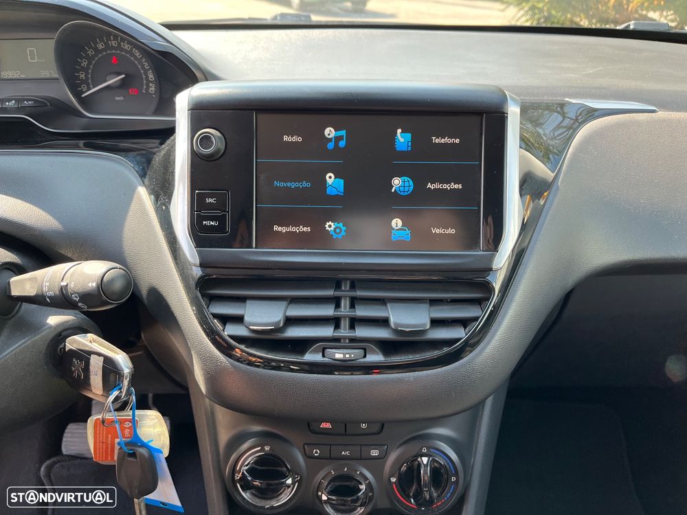 Peugeot 208 1.2 PureTech Signature - 30