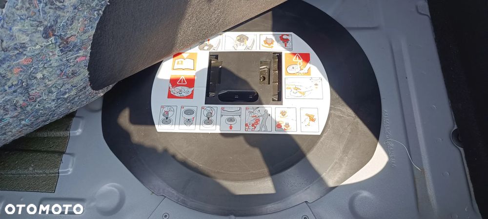 Renault Clio (Energy) TCe 90 Start & Stop INTENS - 27