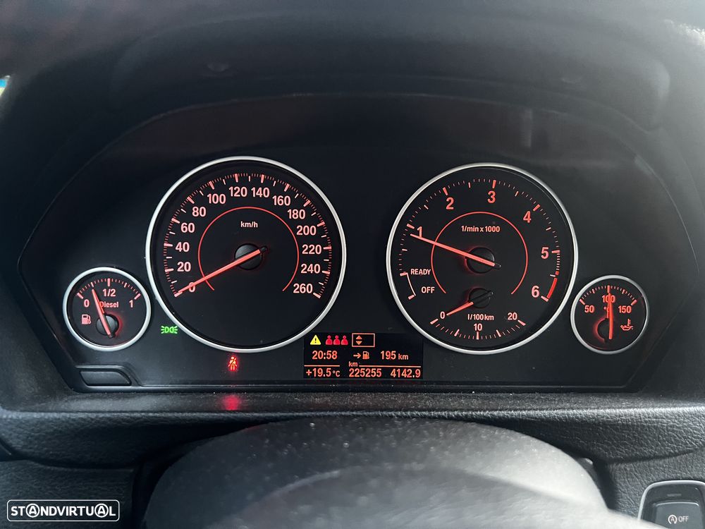 BMW 318 d Line Sport — fotografia 11