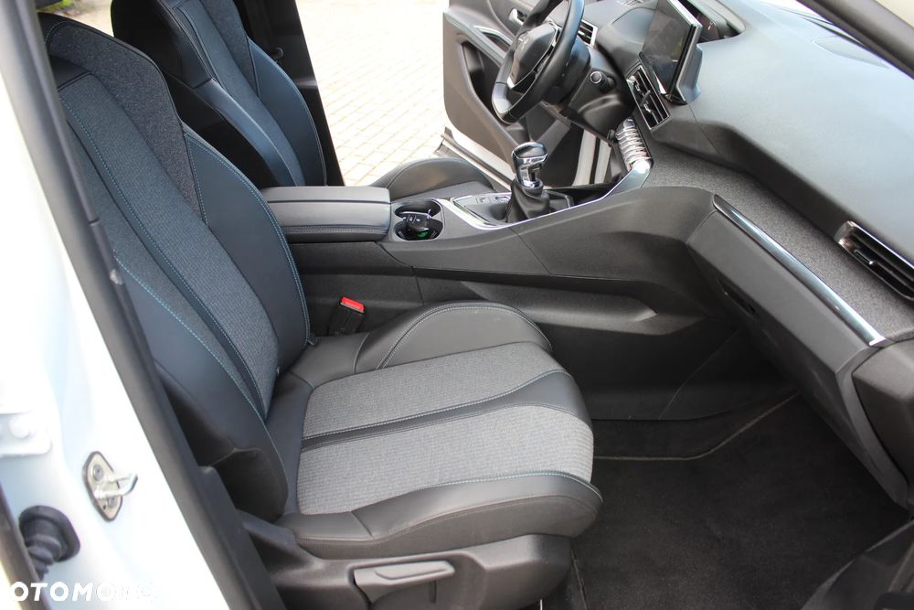 Peugeot 3008 1.2 PureTech Active Pack S&S - 22