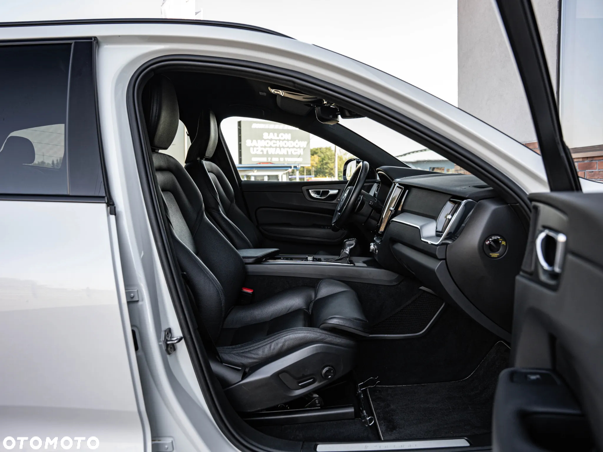 Volvo XC 60 D4 Geartronic RDesign - 26