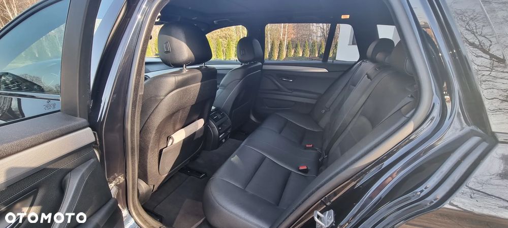 BMW Seria 5 525d Touring - 17