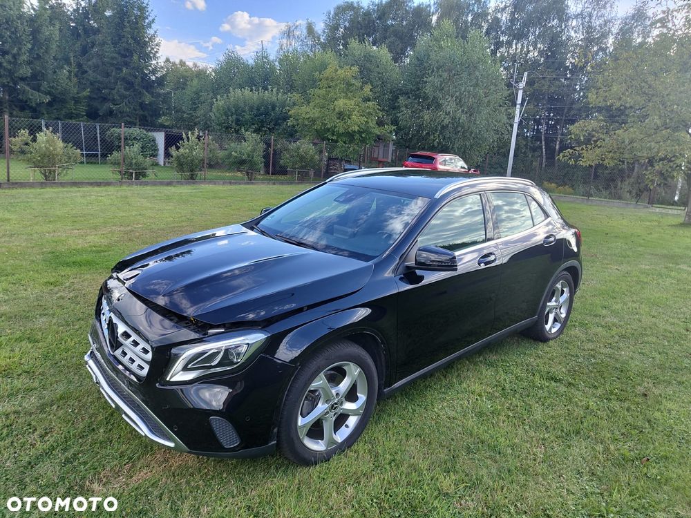Mercedes-Benz GLA 250 7G-DCT Peak Edition - 17