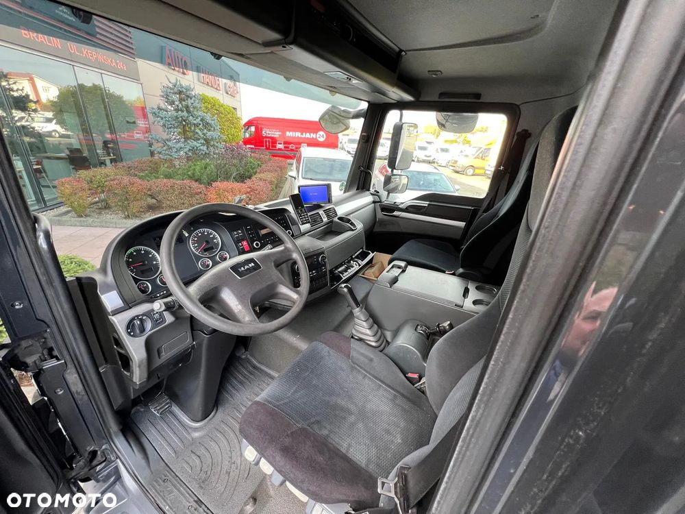 MAN TGL 12.250 KONTENER+WINDA 1500 kg - 23