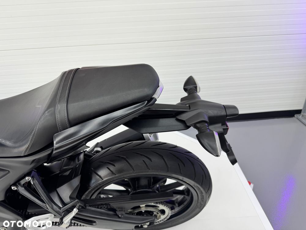Yamaha MT - 11