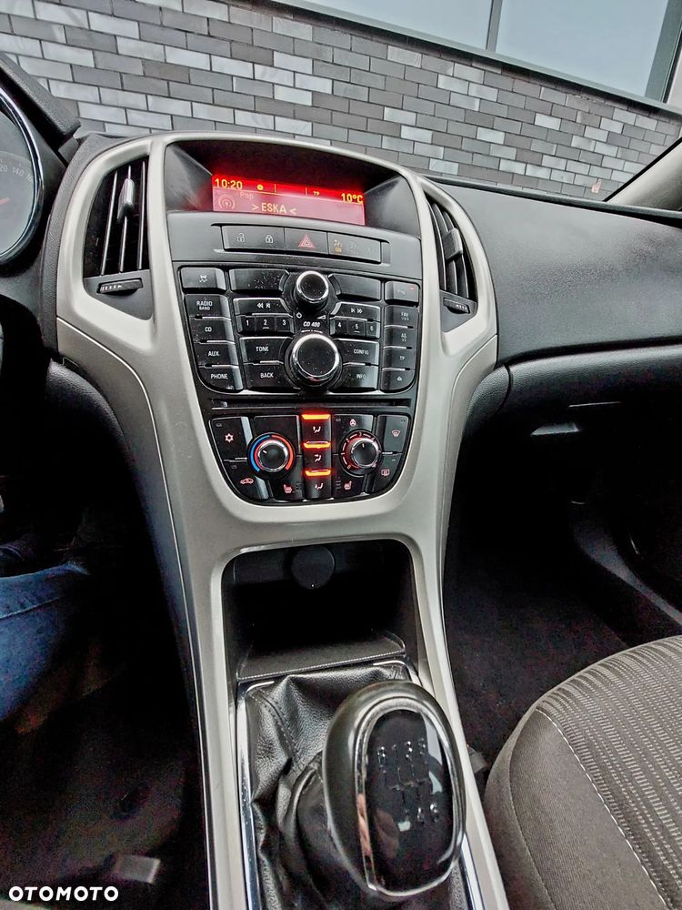 Opel Astra 1.4 T Cosmo - 11