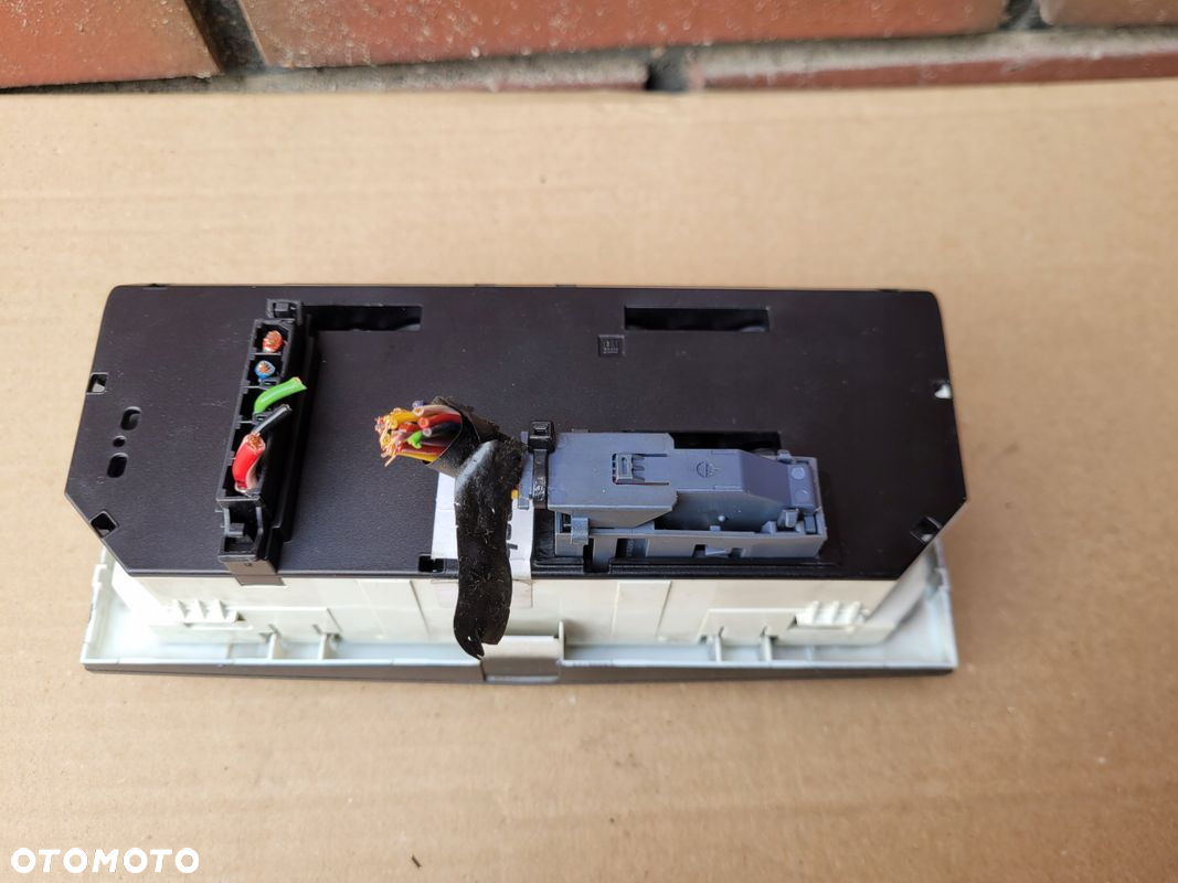 Panel Klimatyzacji Nawiewu Opel Astra H 13201300 - 2