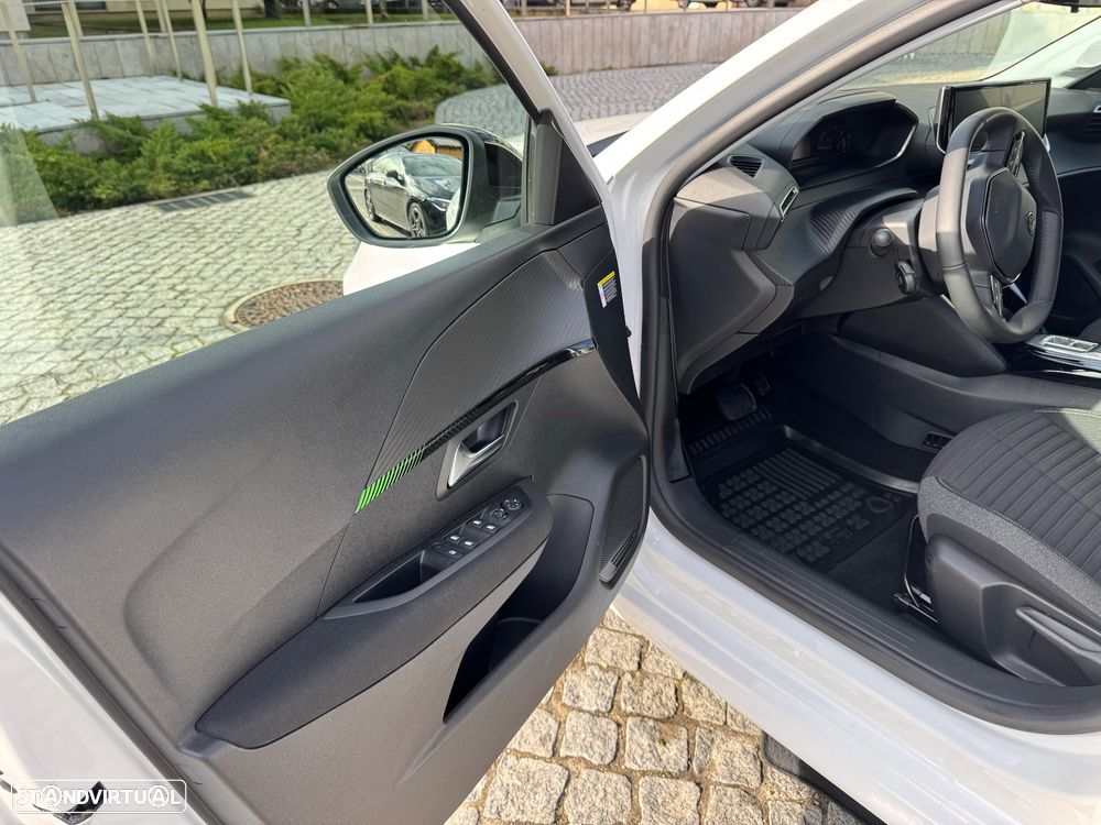 Peugeot e-208 Active - 10