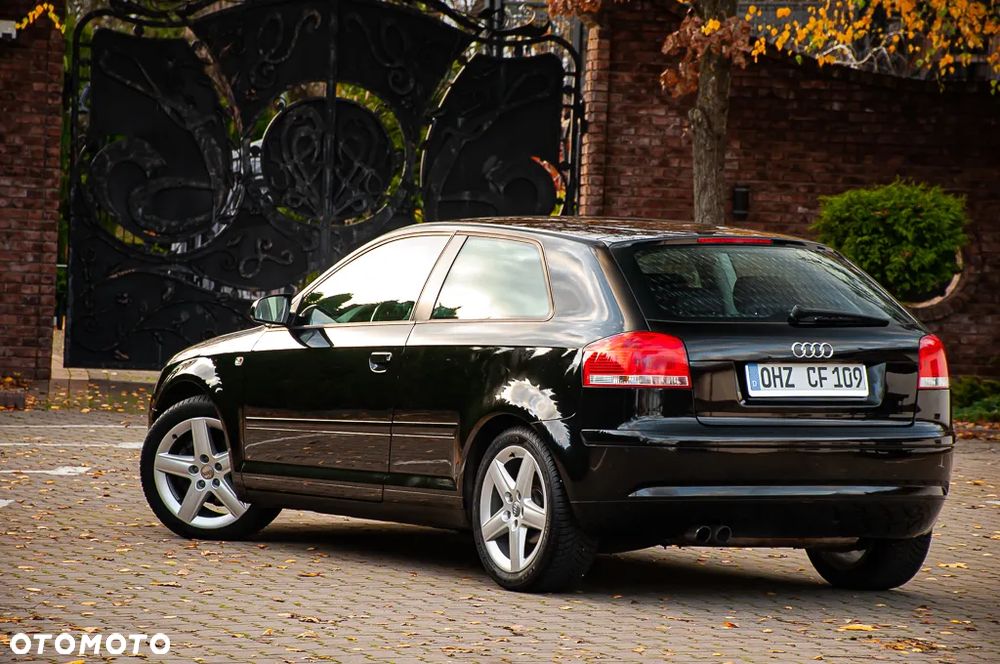 Audi A3 3-drzwiowe 2.0 FSI Attraction - 20
