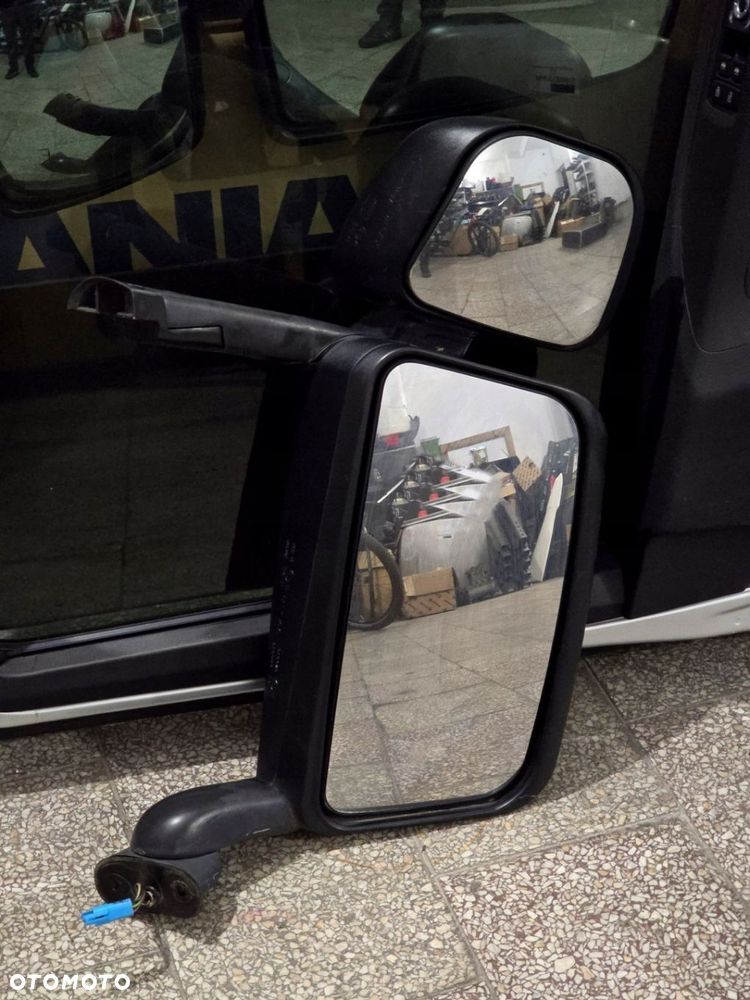 LUSTERKO PRAWE SCANIA R 1723519