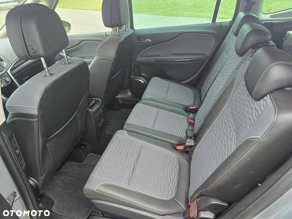 Opel Zafira - 16