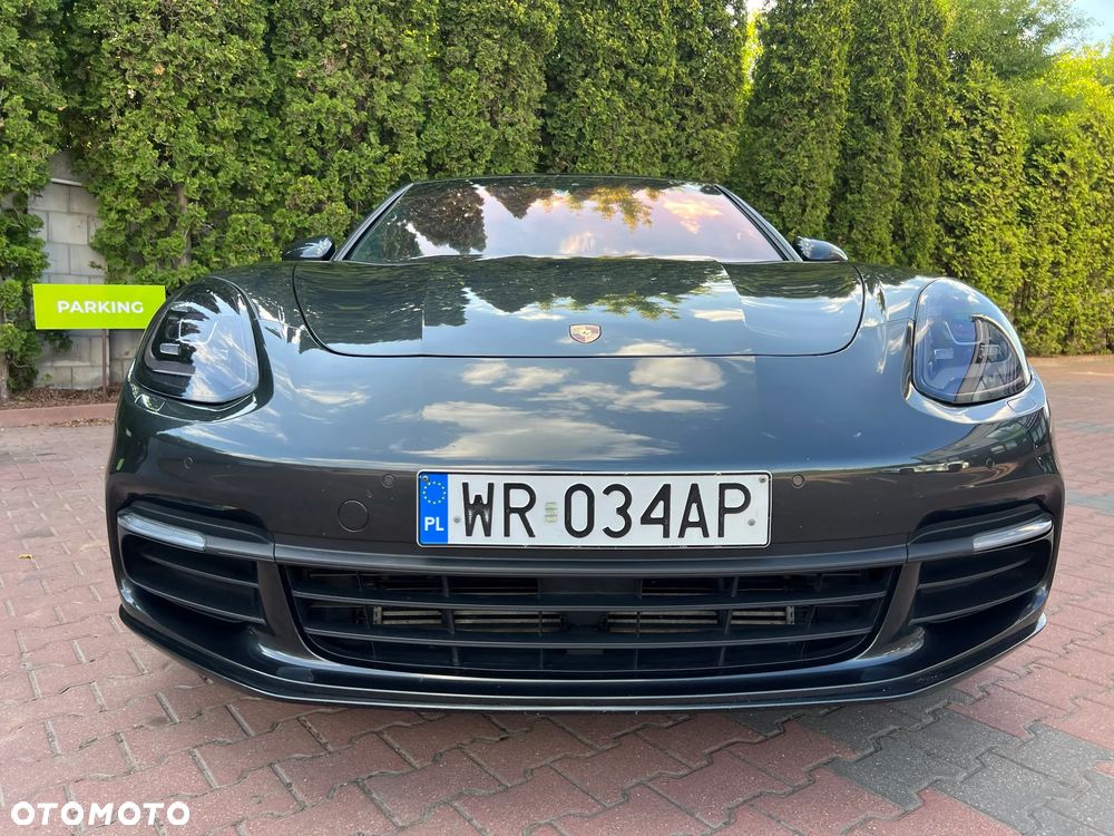 Porsche Panamera 4 - 10