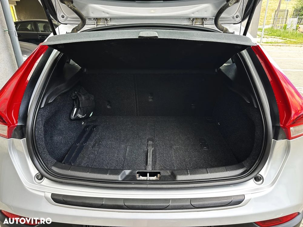 Volvo V40 D3 Aut Summum - 36
