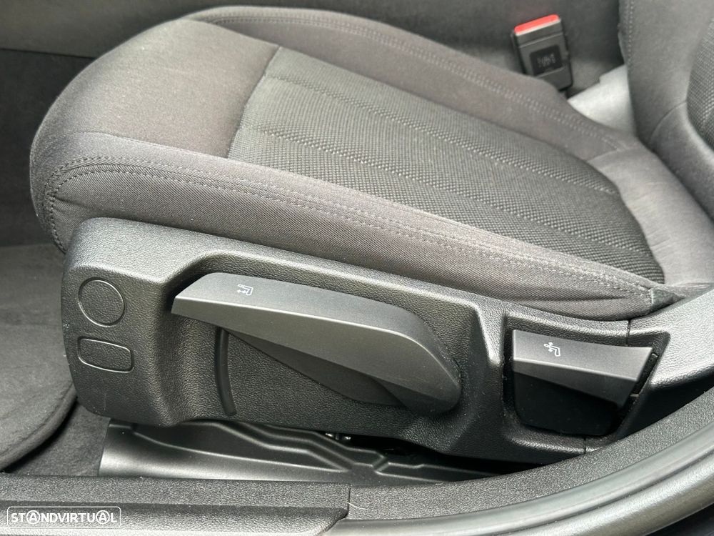 BMW 330 e Line Luxury Auto - 20