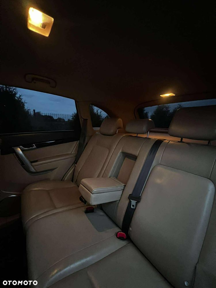 Chevrolet Captiva 2.0 d LT medium 5os - 9