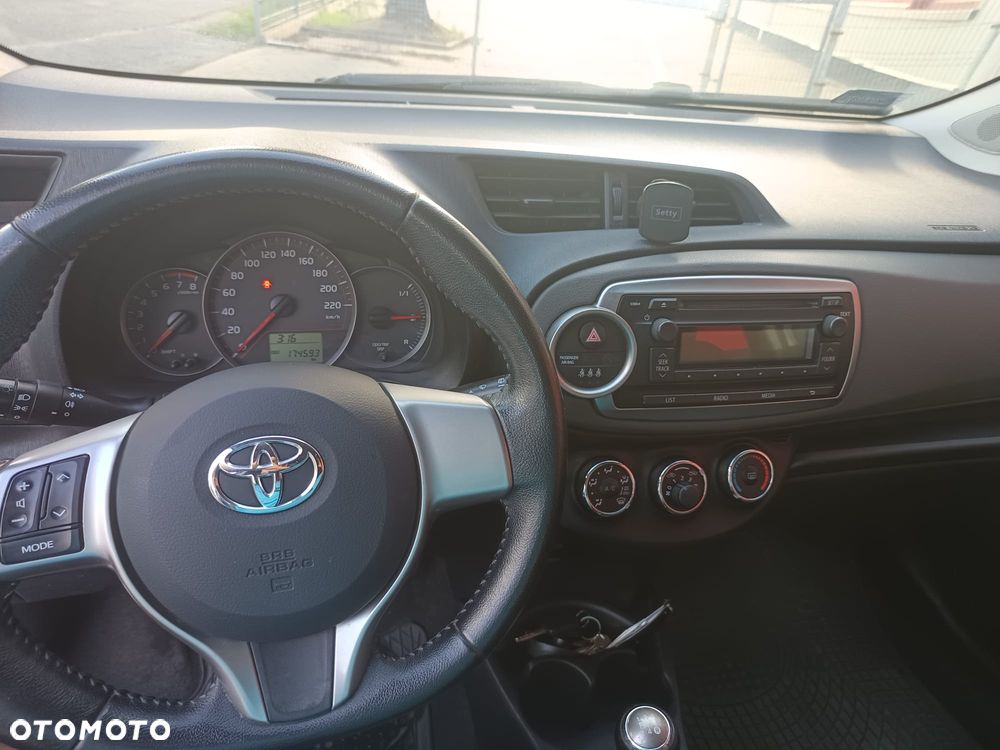 Toyota Yaris 1.0 Terra - 2