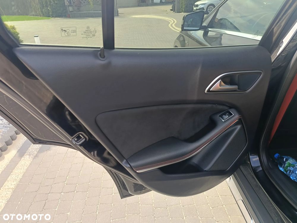 Mercedes-Benz GLA - 19