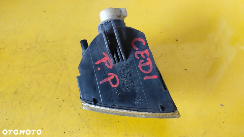 Reflektor przeciwmgłowy Volkswagen Caddy prawy przód - 2