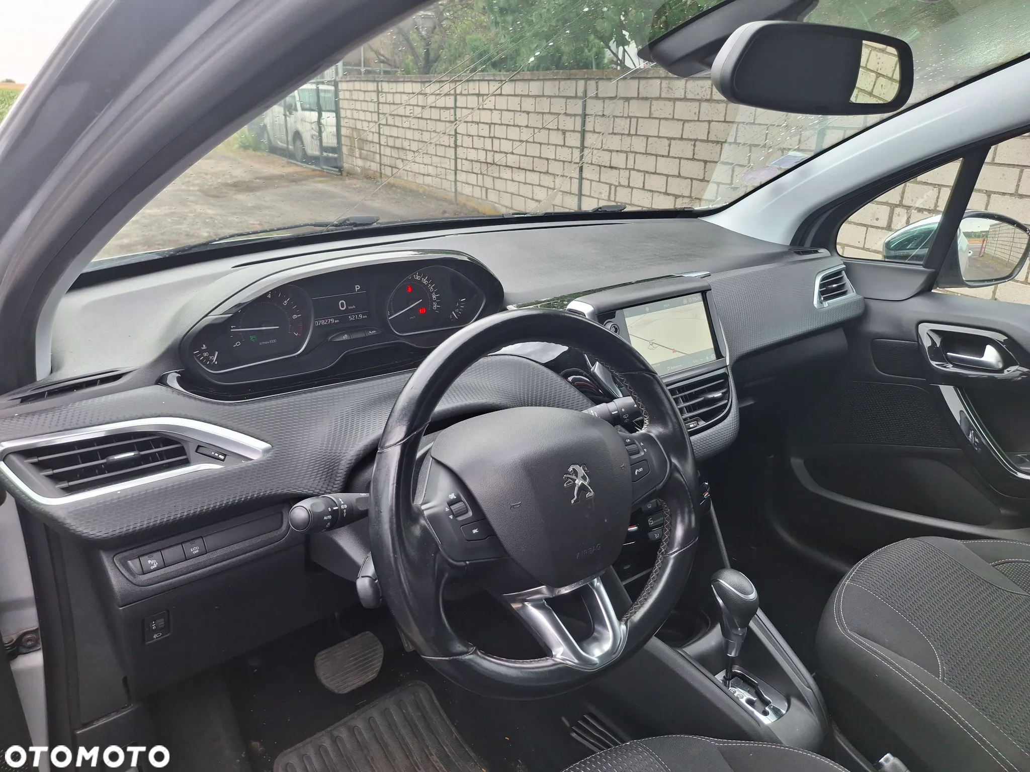Peugeot 208 - 9