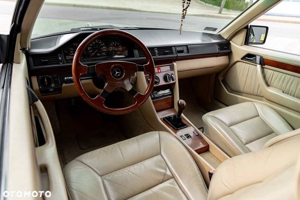 Mercedes-Benz W124 (1984-1993) - 32