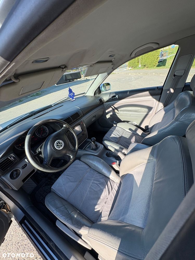 Volkswagen Passat 1.9 TDI Highline - 6