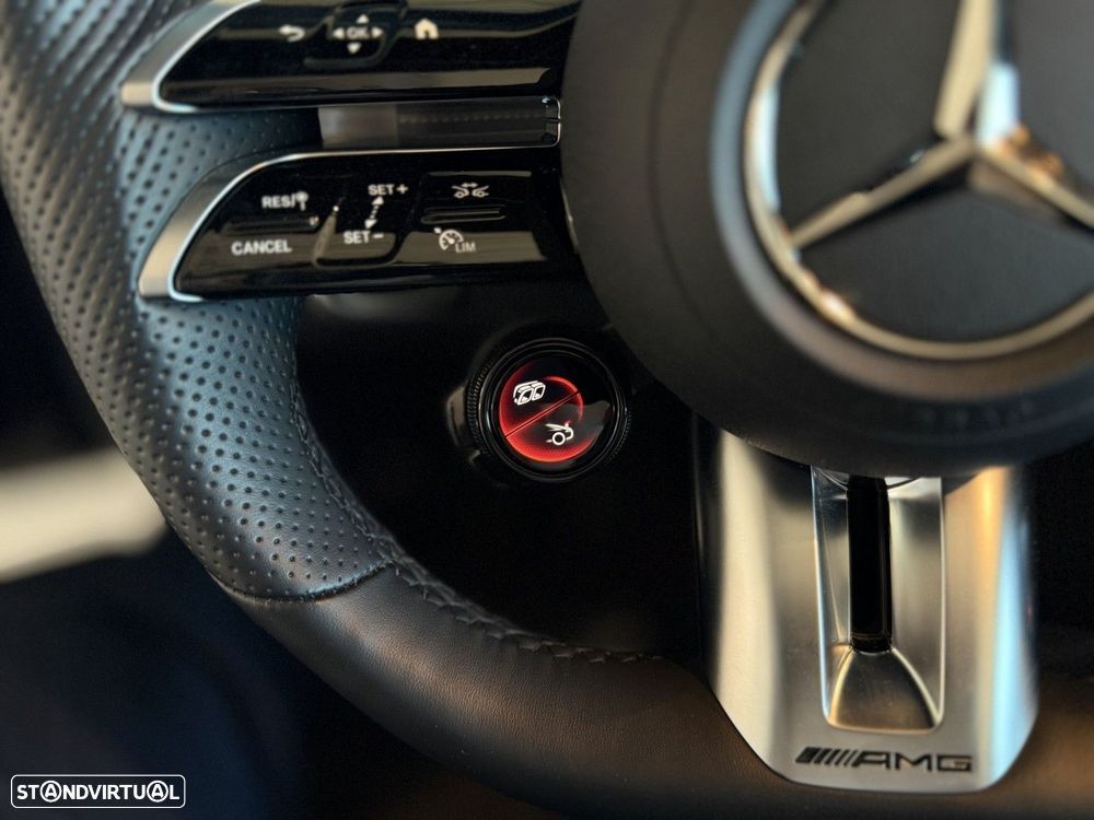 Mercedes-Benz SLS 63 AMG - 33