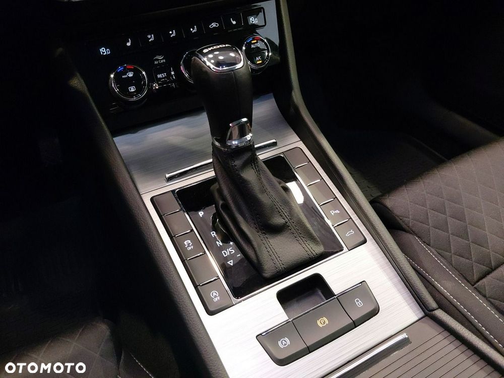 Skoda Superb 2.0 TSI Ambition DSG - 33