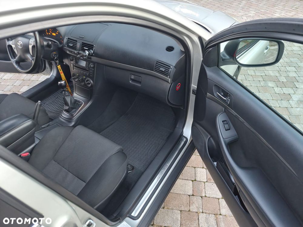 Toyota Avensis 2.0 D-4D Luna - 14
