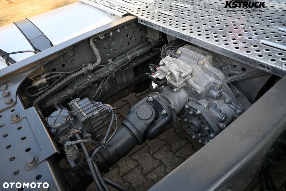 Mercedes-Benz Actros L - 16