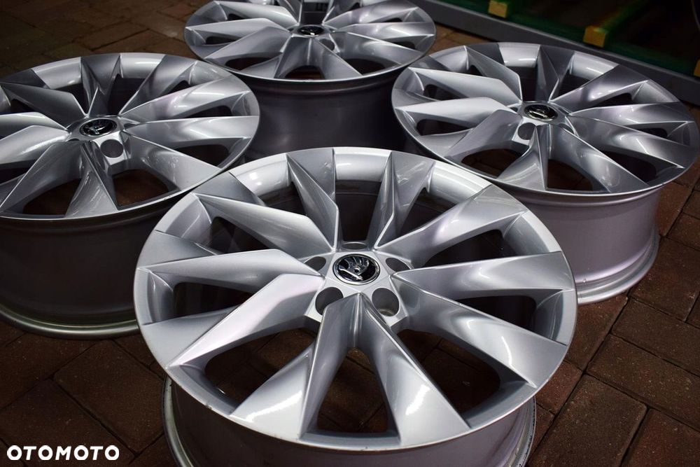 SKODA 19 Enyaq iV SuperB Octavia IV 5LA Nowy Model Oryginał - 3