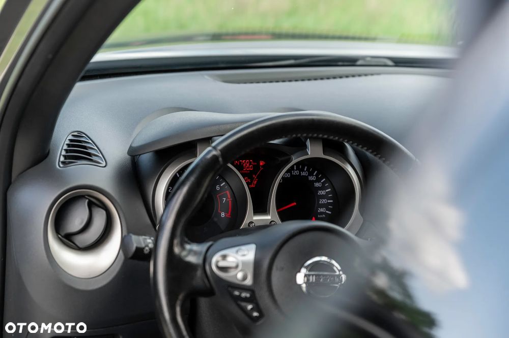 Nissan Juke 1.6 DIG-T ALL-MODE 4x4i Xtronic Acenta - 32