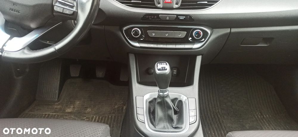 Hyundai i30 1.6 D Comfort - 16