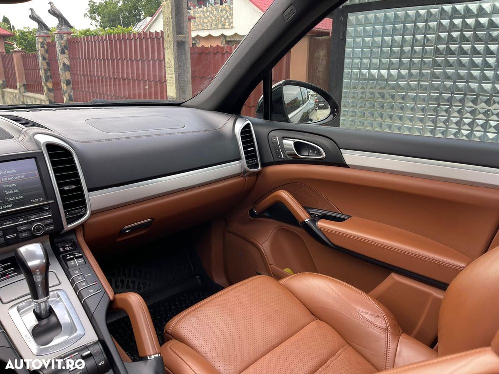 Porsche Cayenne Tiptronic S - 14