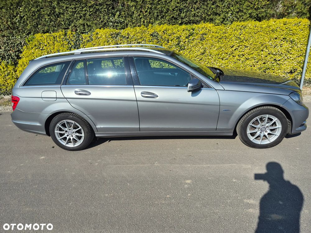 Mercedes-Benz Klasa C 180 BlueEFFICIENCY Avantgarde - 2