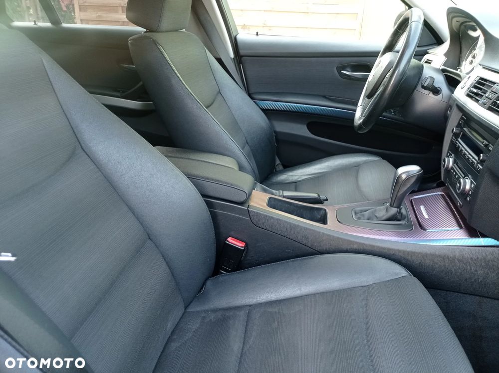 UWAGA ! AUTO W CAŁOŚCI 2008 BMW 3 E91 325i 218ps R6 AUTOMAT KLIMATRONIC XENON ALU MALE KM SERW SKÓRY I WLAS ZAREJ PL - 17