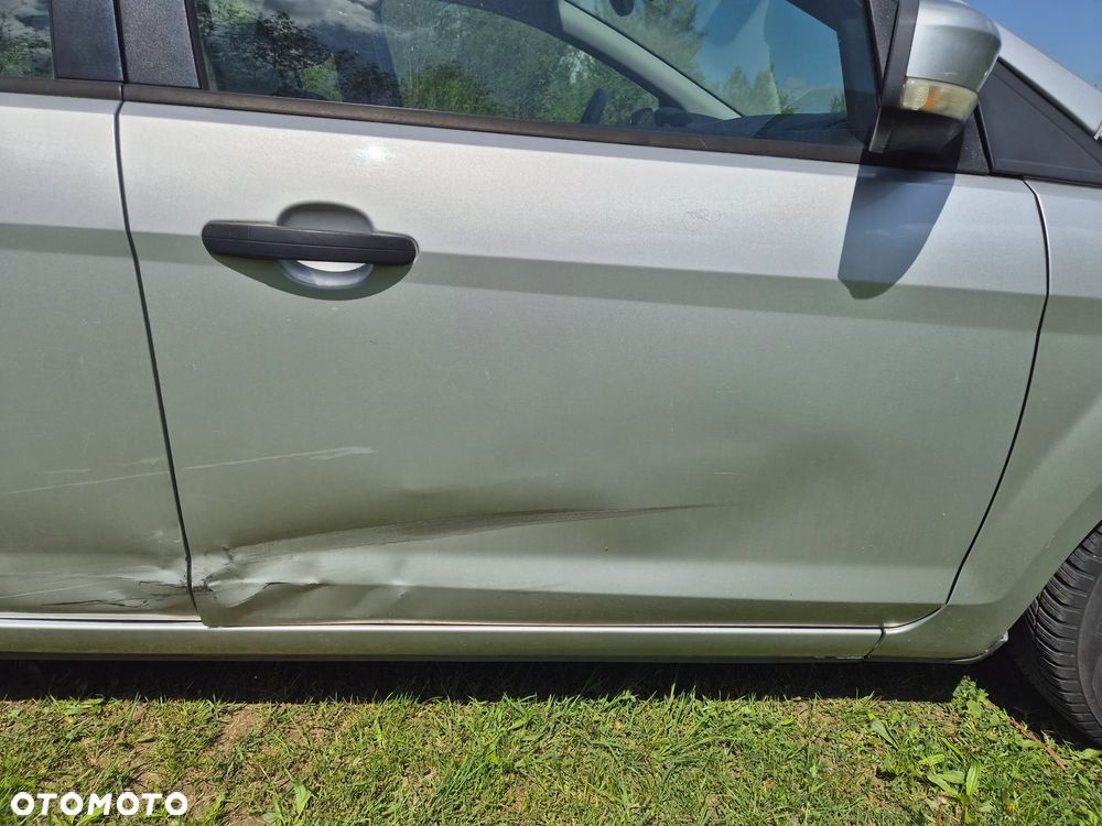 Ford Focus 1.6 Trend - 12