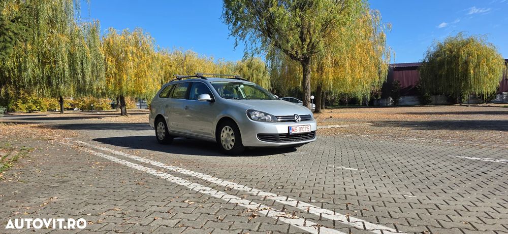 Volkswagen Golf - 1