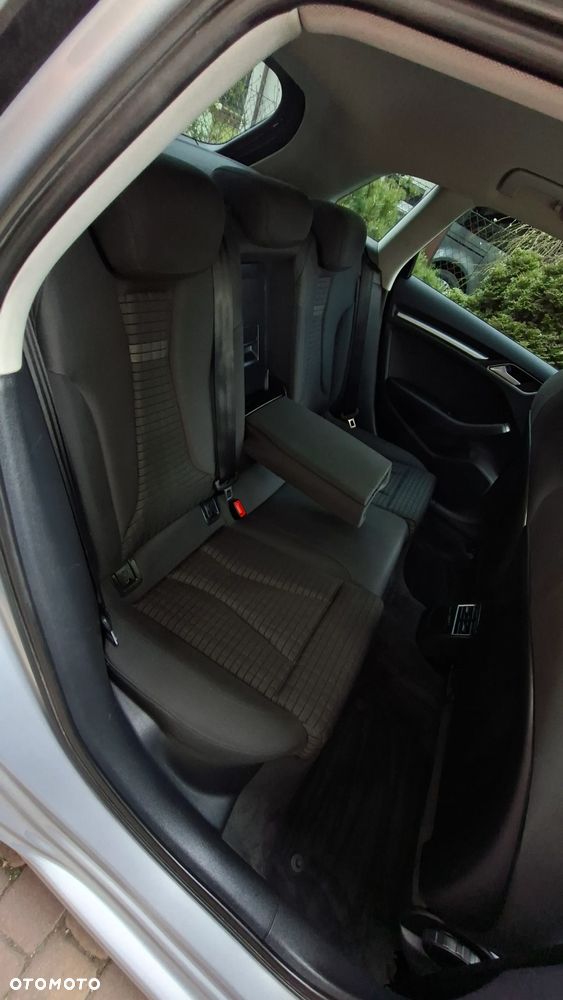 Audi A3 Sportback 2.0 TDI S tronic - 16